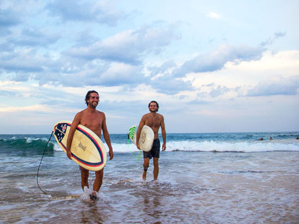 Arugam Bay surf