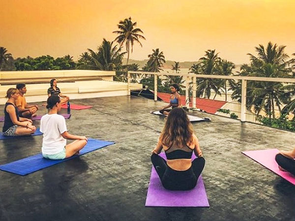 weligama Bay yoga